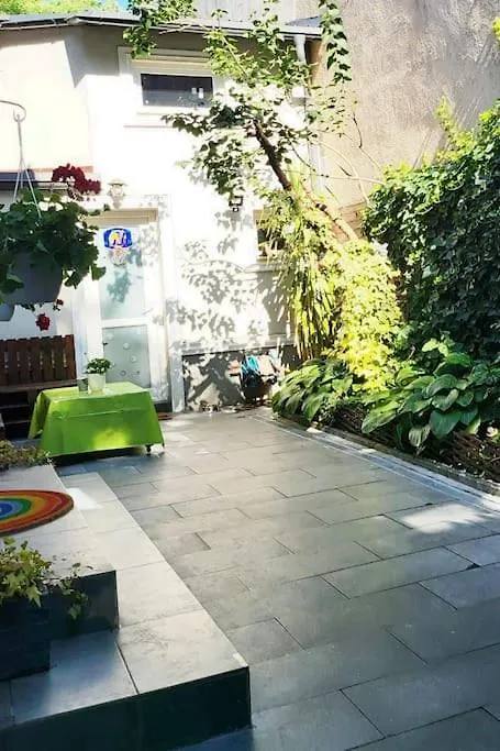 Oasis Home-Garden Gem In The Heart Of Βουκουρέστι 0*,